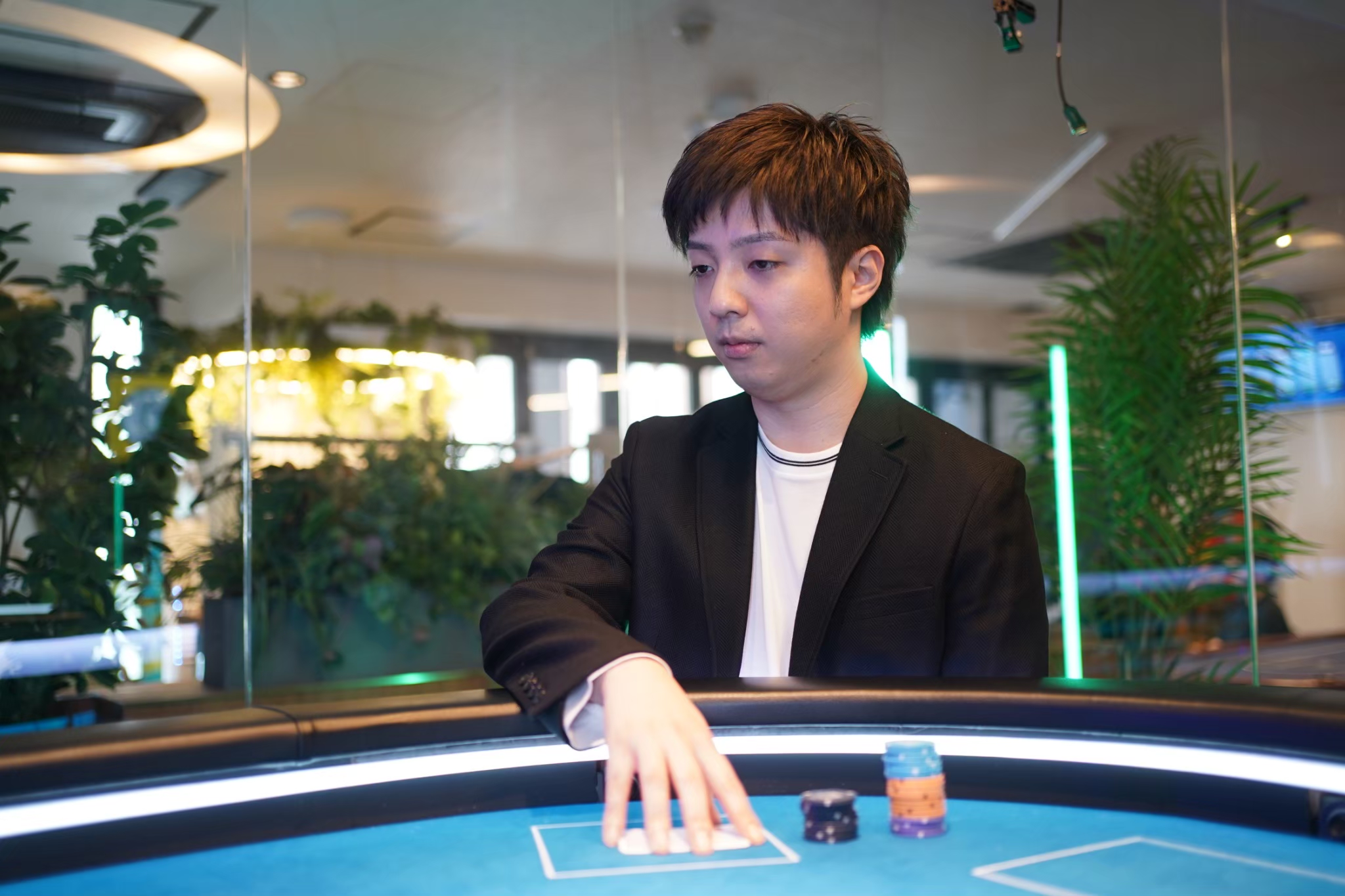 🎉【新コーチ紹介】🎉MTTプレイヤーとして最前線を走り続ける戦略家、すきまさんがPokerStudyに登場！